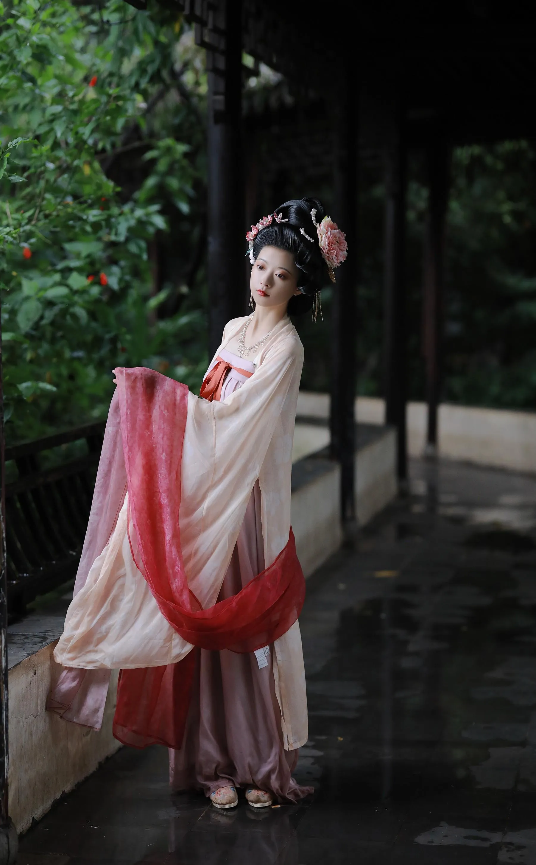 [YITUYU艺图语]2022.09.23 风月偏爱宴旧人 YunFleur [36P]插图5